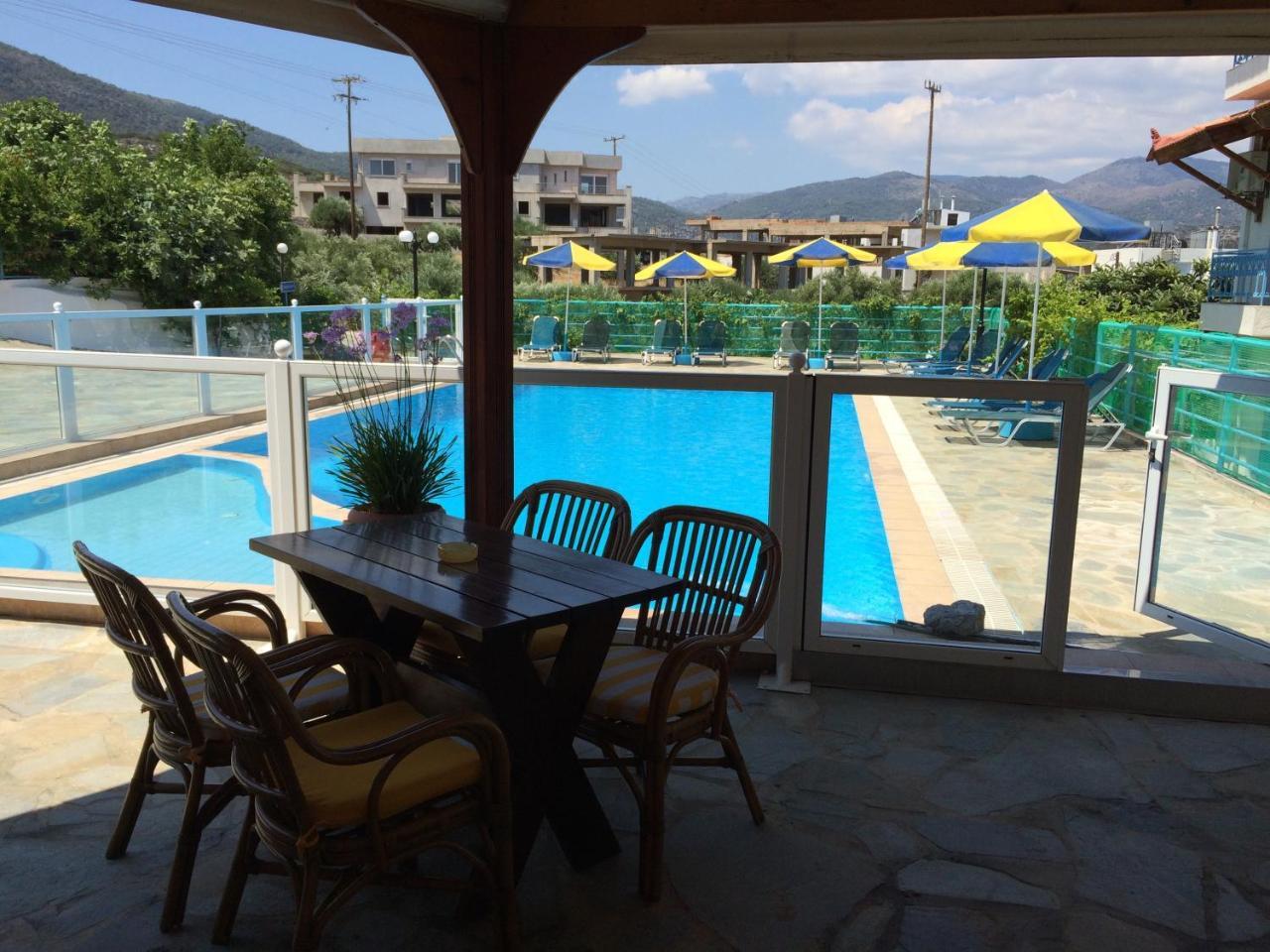 איסטרו Stavros Apartments מראה חיצוני תמונה