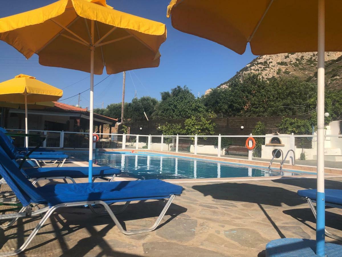 איסטרו Stavros Apartments מראה חיצוני תמונה